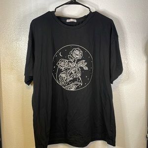 Romwe black t-Shirt with roses.